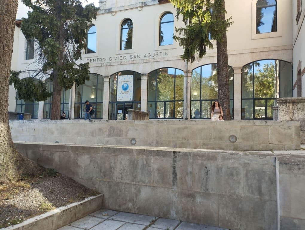 Entrada del Centro Cívico San Agustín en Burgos
