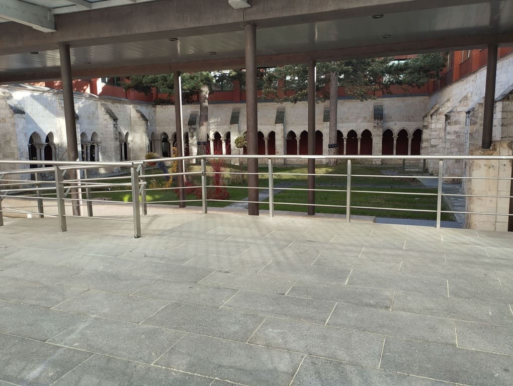 Claustro del Real Monasterio de San Agustín en Burgos