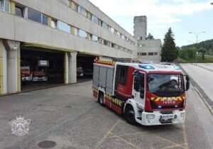 Camión de Bomberos de Burgos saliendo del parque de bomberos