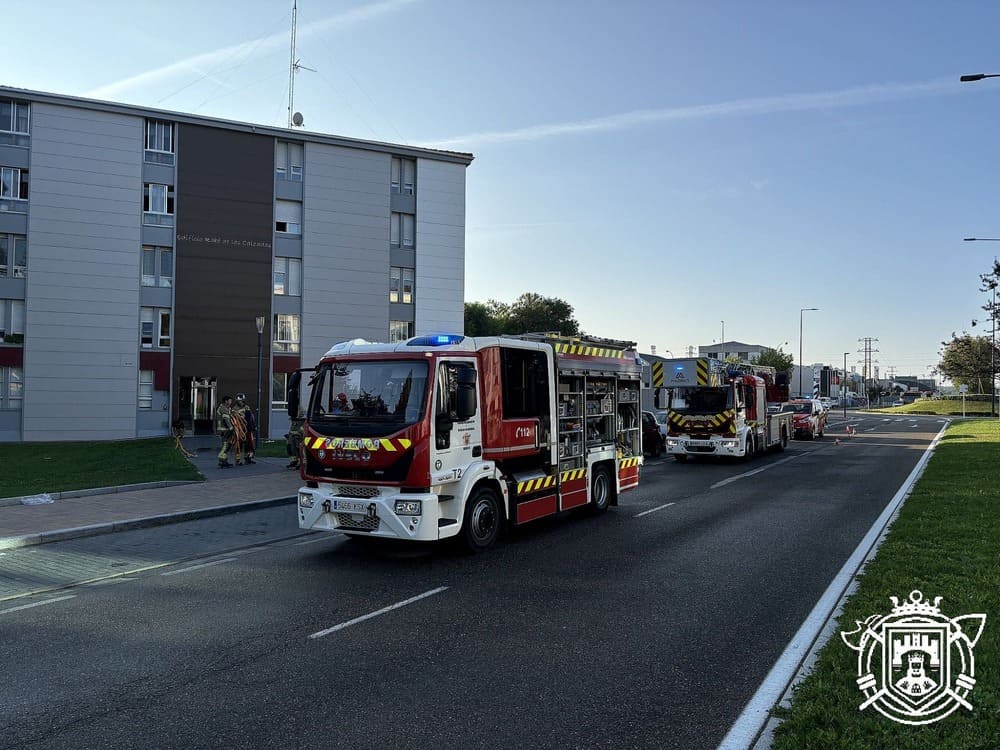 Camiones de Bomberos de Burgos interviniendo en la ciudad.