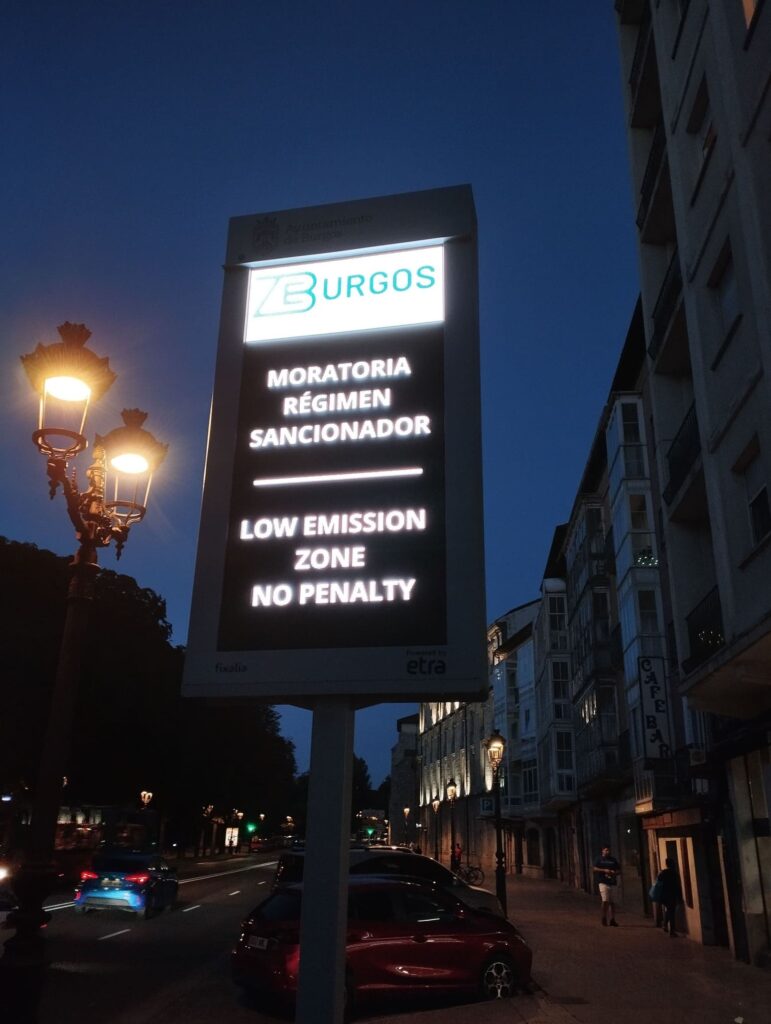 Panel informativo en Burgos sobre la Zona de Bajas Emisiones con moratoria en el régimen sancionador.