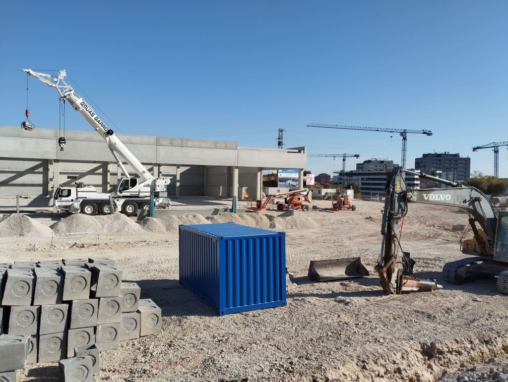 Obras de construcción del nuevo parque o centro comercial en las antiguas instalaciones de Automoba en Burgos