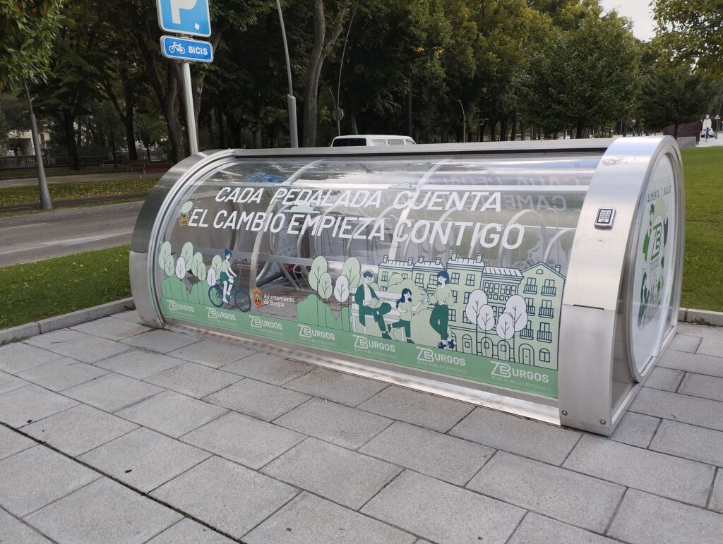 Parking cubierto para bicicletas en Burgos con lema Cada pedalada cuenta